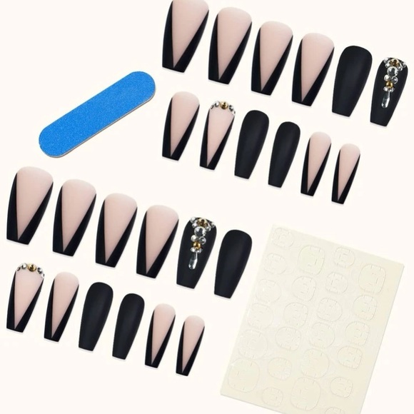 Fake nails. - Picture 2 of 2